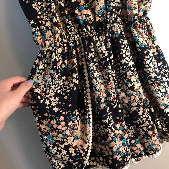 Flower pattern romper - Picture 2 of 3